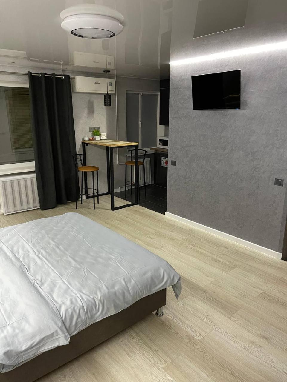 Apartcenter Вип Апартаменты В Центре Города На Гагарина Krywyj Rih Exterior foto